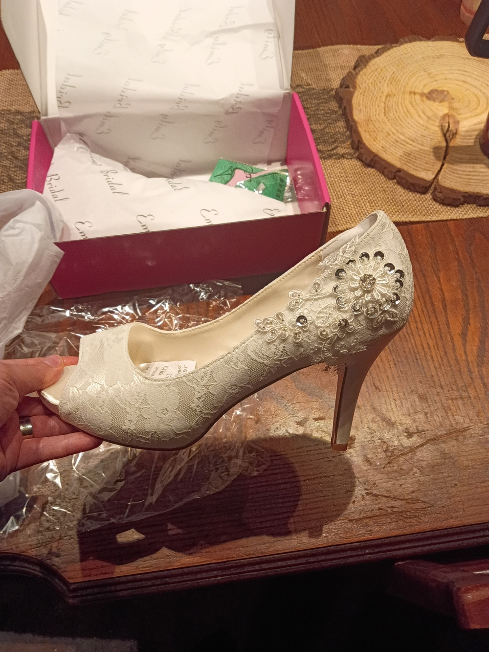 NWT Elegant Ivory Lace Peep-Toe Wedding High Heels